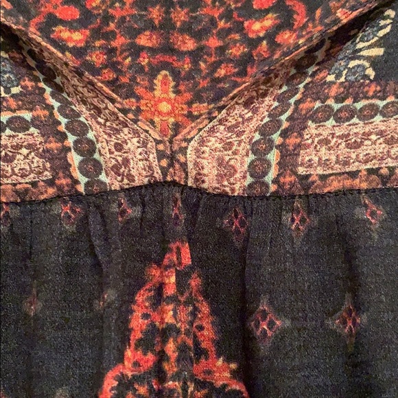 Top - Picture 2 of 4